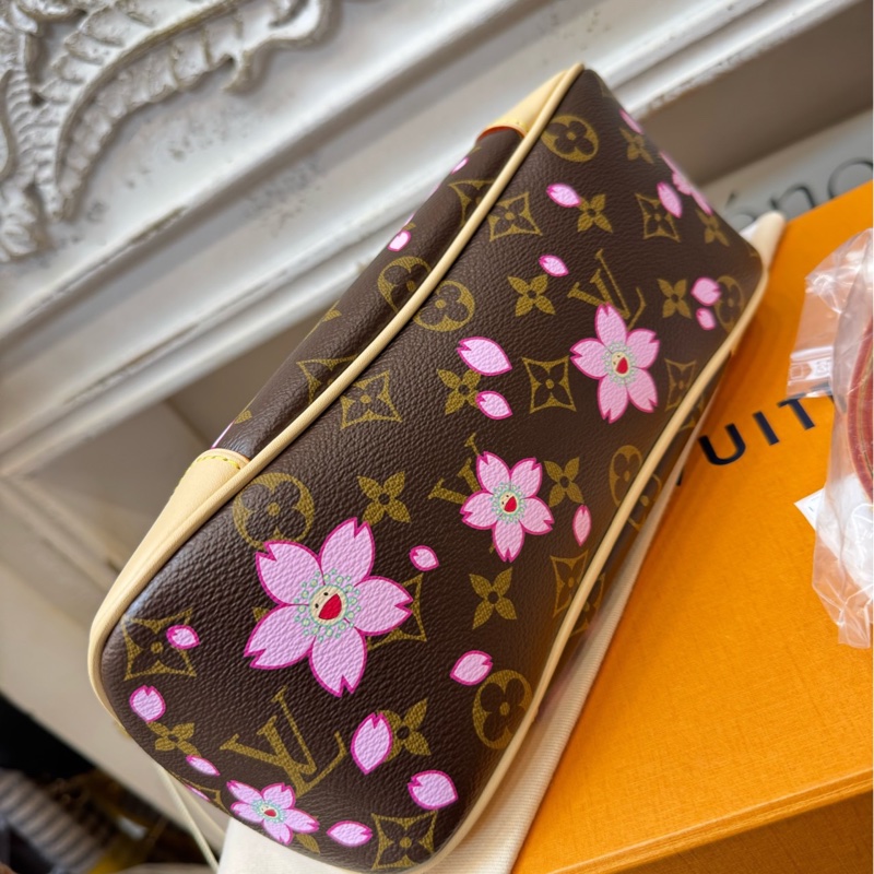 Lv全新村上隆樱花系列牛角斜挎包-4