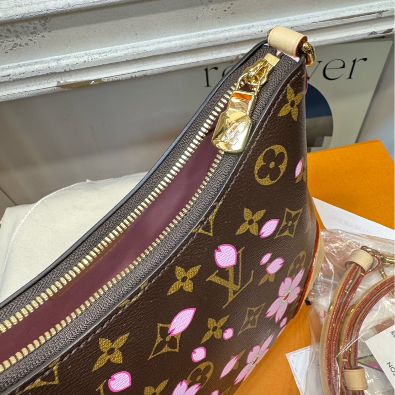 Lv全新村上隆樱花系列牛角斜挎包-5