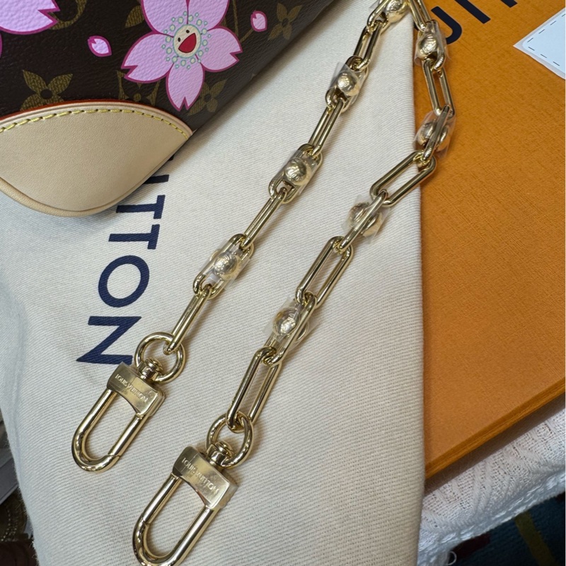 Lv全新村上隆樱花系列牛角斜挎包-9