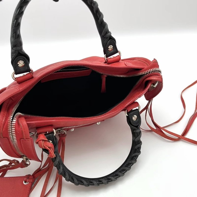 BALENCIAGA  紅色黑手柄mini機車包24*16*7 98新配件塵袋鏡子-1