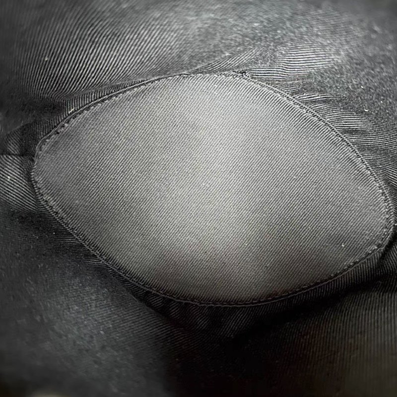 BURBERRY 迷你戰馬格紋TB水桶包16*18*11 99新配件塵袋-1