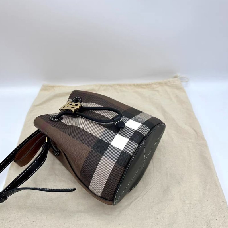 BURBERRY 迷你戰馬格紋TB水桶包16*18*11 99新配件塵袋-4