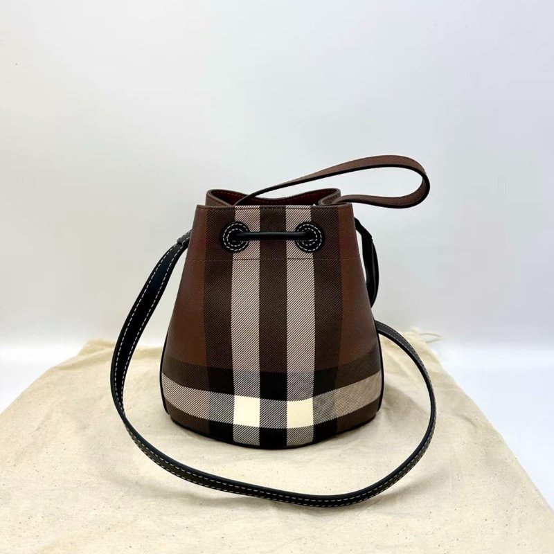 BURBERRY 迷你戰馬格紋TB水桶包16*18*11 99新配件塵袋-5