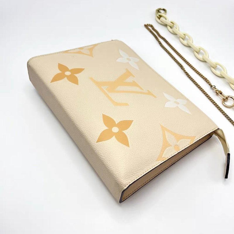 LV 限定全皮壓花香草漸變盥洗包芯片款 26*19.5*5 98新配件塵袋-2