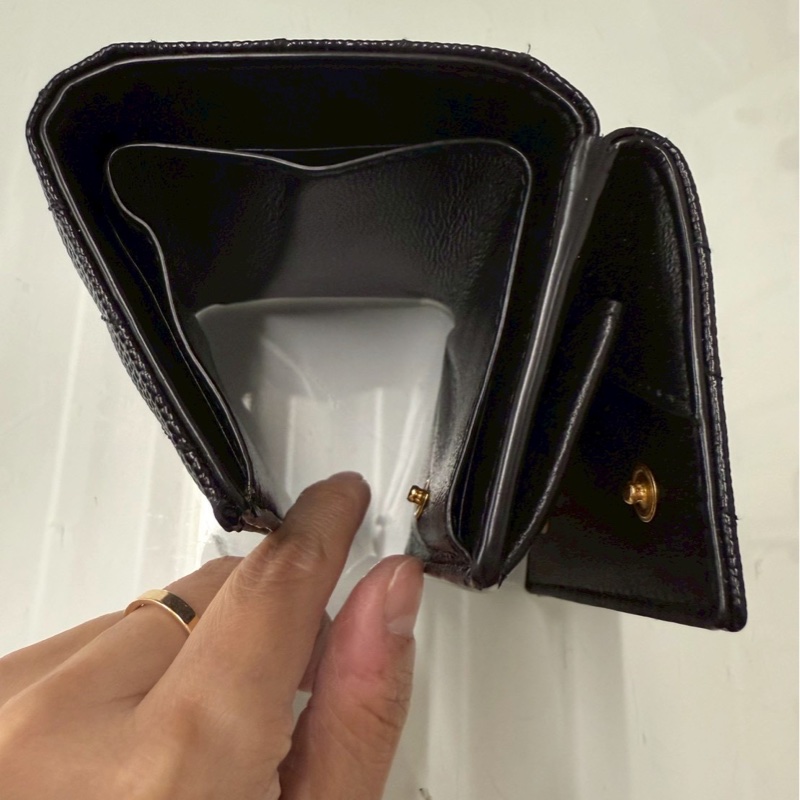 正品 二手 【YSL】Monogram 荔枝皮 皮革 三折開釦 短夾 卡夾 零錢包 黑色 金色-3