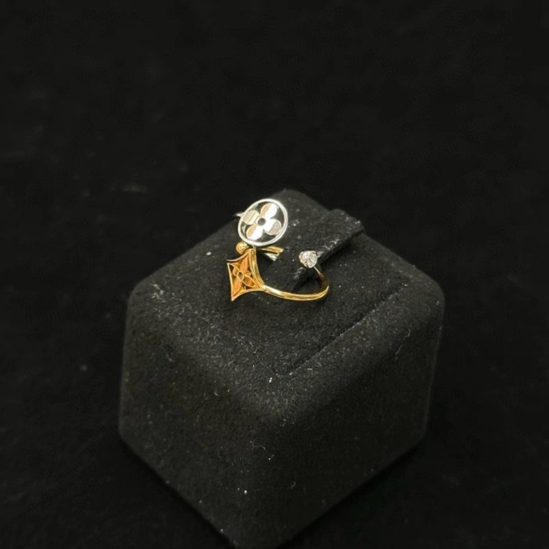 LV 花朵帶鑽戒指45號 98新-1