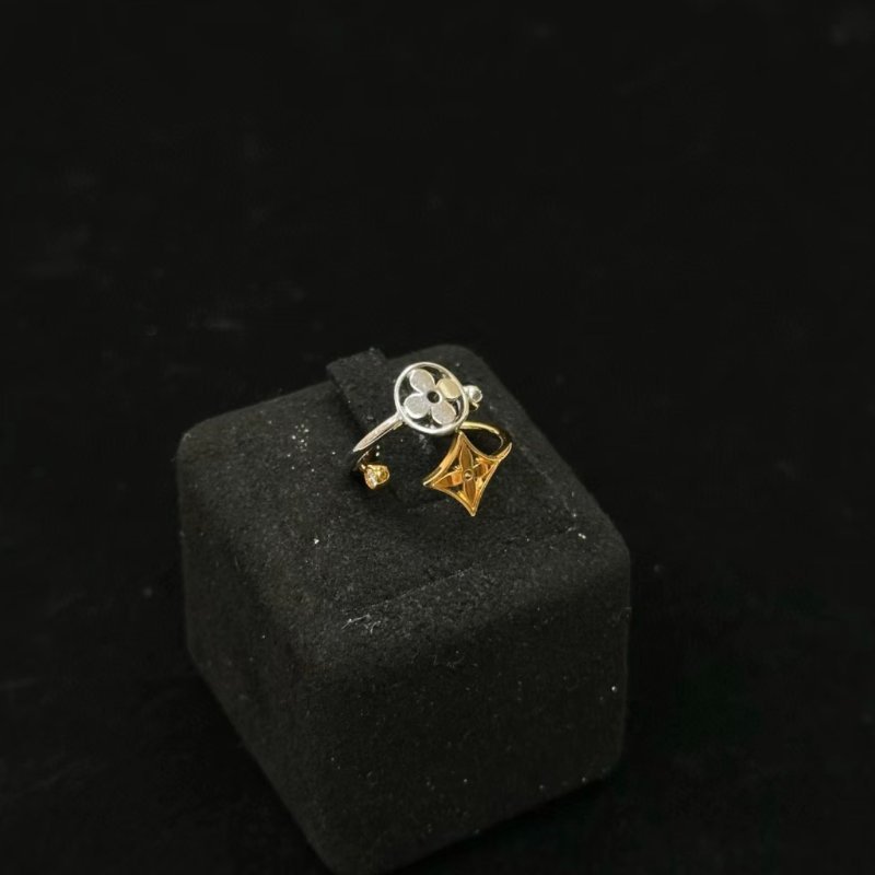 LV 花朵帶鑽戒指45號 98新-2