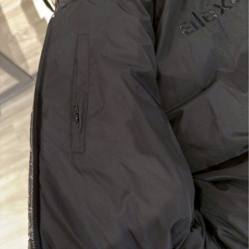 Alexander Wang 黑色短版羽絨連帽外套 S-16