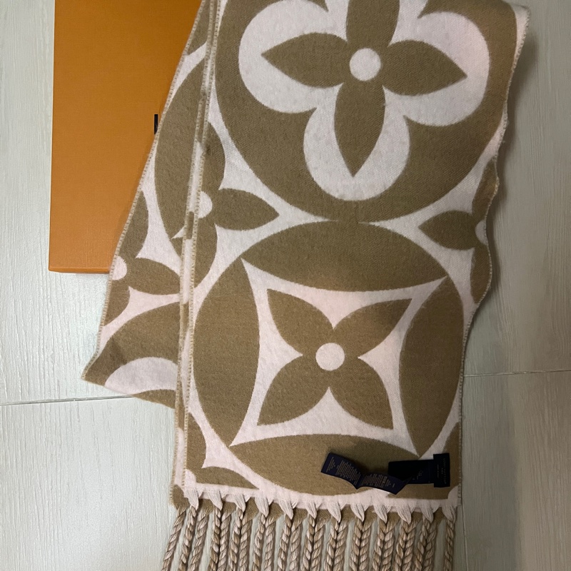 Lv大logo羊毛頸巾-1