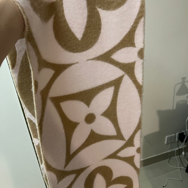 Lv大logo羊毛頸巾-5