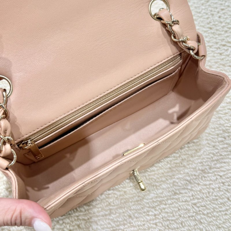 CHANEL - 奶茶色羊皮金釦CF 20cm COCO-12