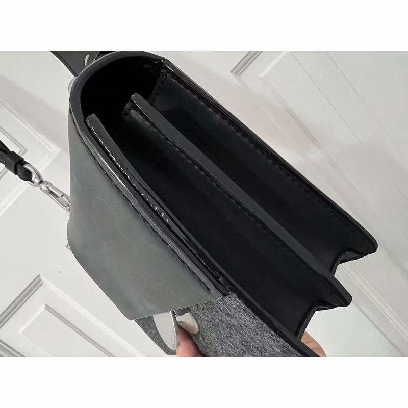 charles&keith 黑色包包-1