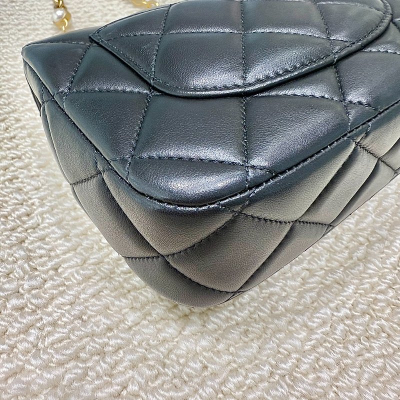 CHANEL - 黑色羊皮金釦愛心鍊方胖-8