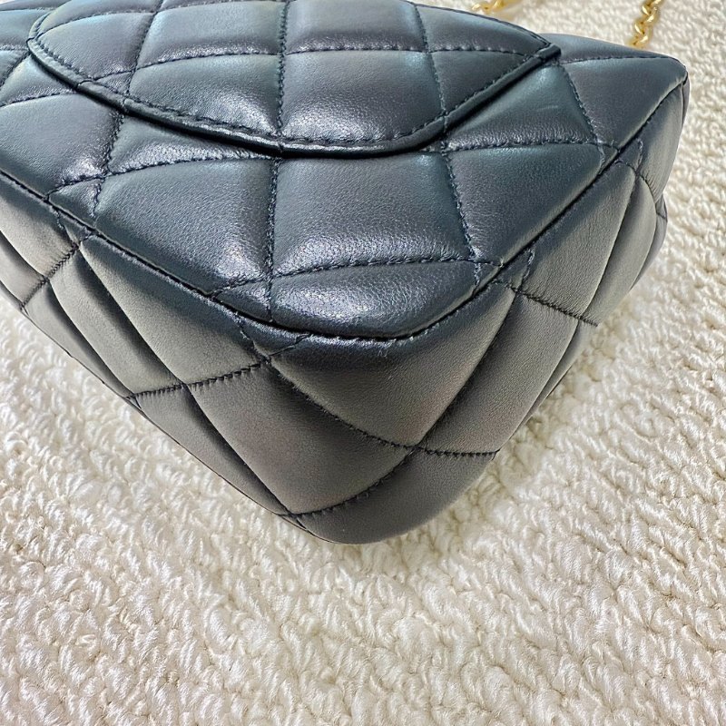 CHANEL - 黑色羊皮金釦愛心鍊方胖-9