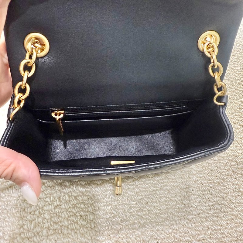 CHANEL - 黑色羊皮金釦愛心鍊方胖-10