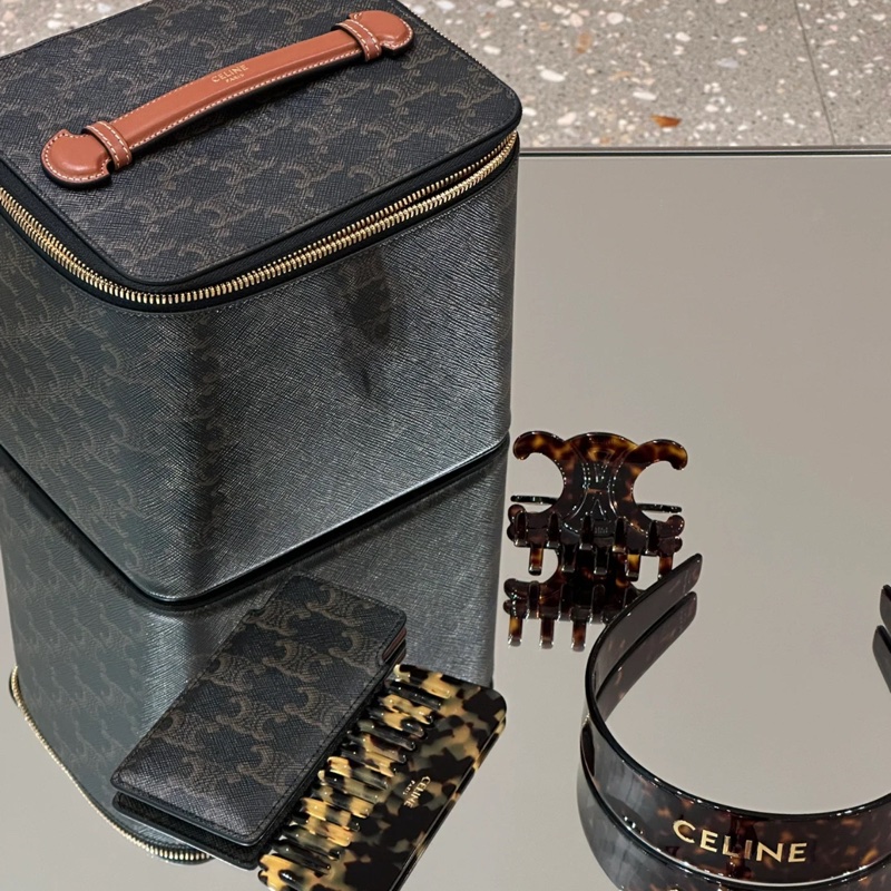 Celine 小牛皮方形化妝箱 黃褐色-1