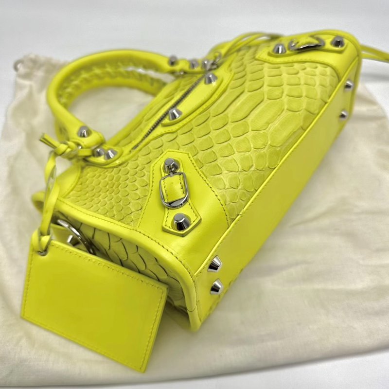 BALENCIAGA 檸檬黃mini蛇皮手提肩背機車包23.8*16*6.3 99新配件塵袋鏡子-4