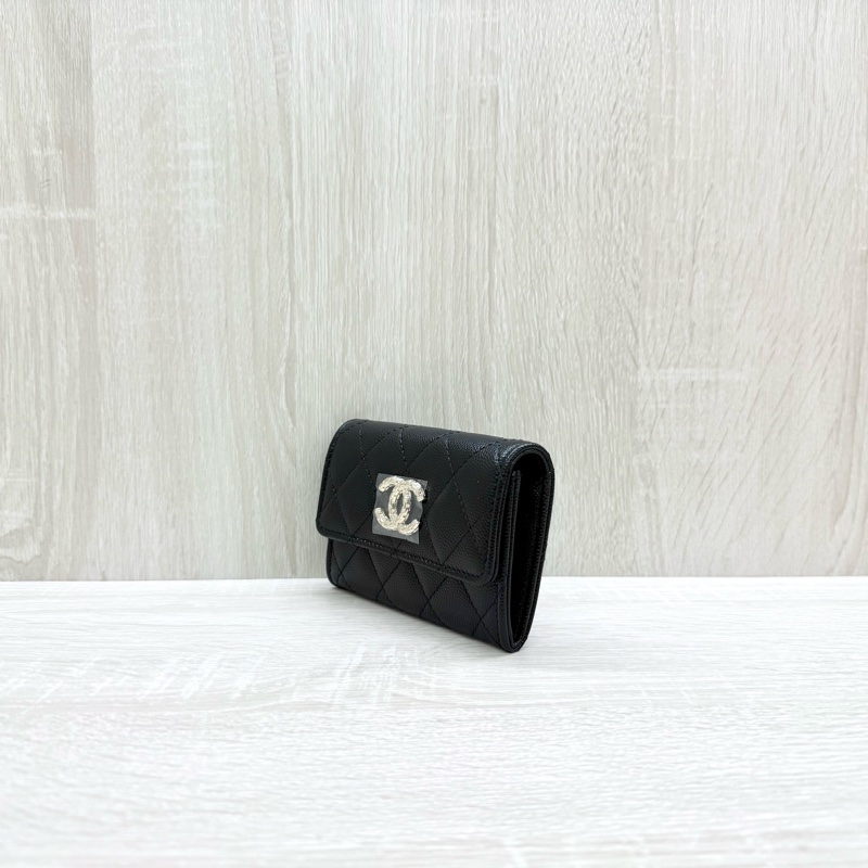 CHANEL黑色荔枝牛皮季節款金釦下蓋卡包AP4093-2