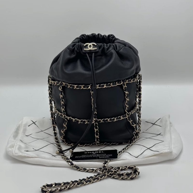 CHANEL 黑金鏈條抽繩水桶包 14*21*14 98新配件塵袋保卡-0
