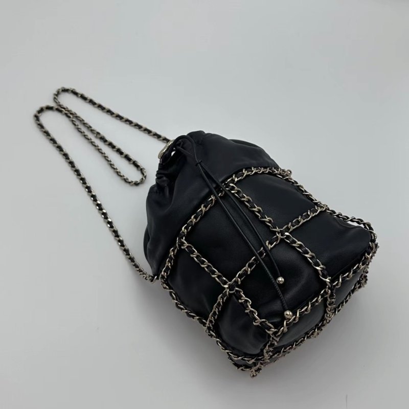 CHANEL 黑金鏈條抽繩水桶包 14*21*14 98新配件塵袋保卡-4