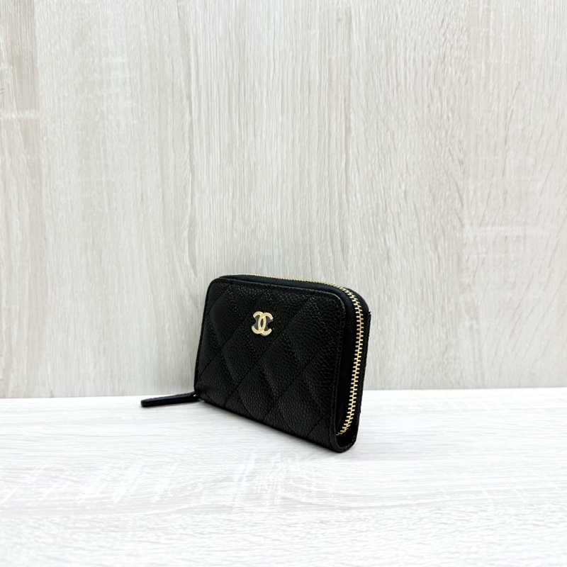 CHANEL黑色荔枝牛皮金釦ㄇ拉零錢卡包AP0216-2
