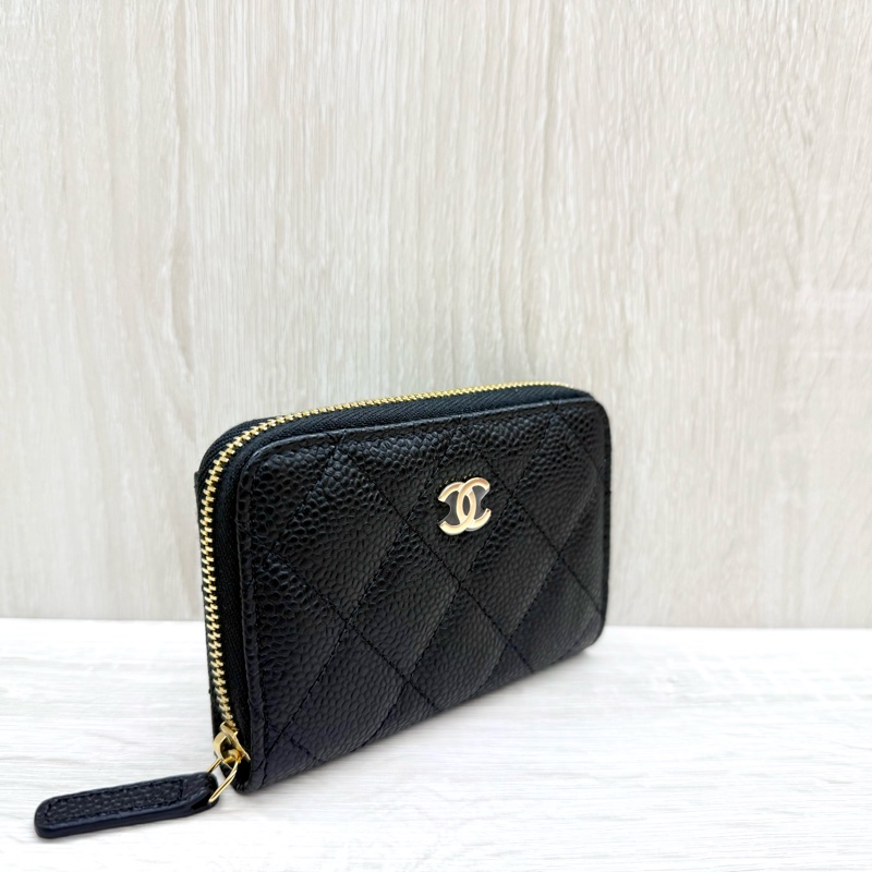 CHANEL黑色荔枝牛皮金釦ㄇ拉零錢卡包AP0216-4