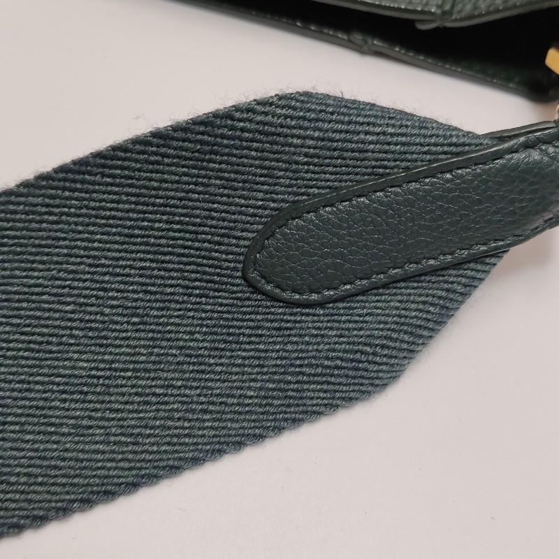 Celine Sangle Bucket小號牛皮綠色肩背包-11