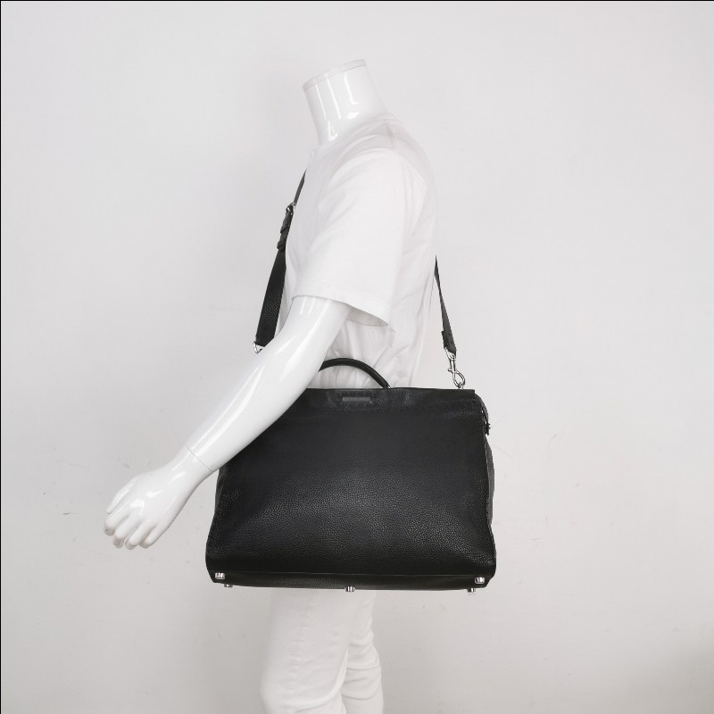 Fendi Peekaboo躲貓貓牛皮小惡魔圖案扭鎖斜挎包單肩包-1