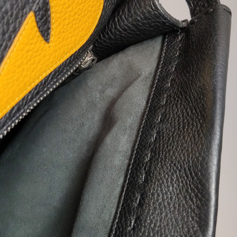 Fendi Peekaboo躲貓貓牛皮小惡魔圖案扭鎖斜挎包單肩包-9