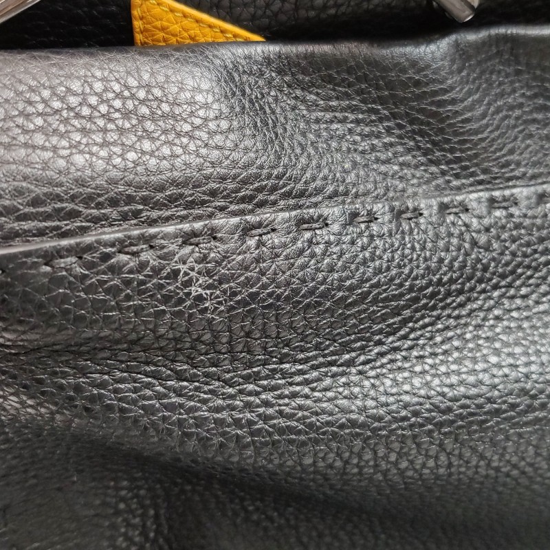 Fendi Peekaboo躲貓貓牛皮小惡魔圖案扭鎖斜挎包單肩包-10