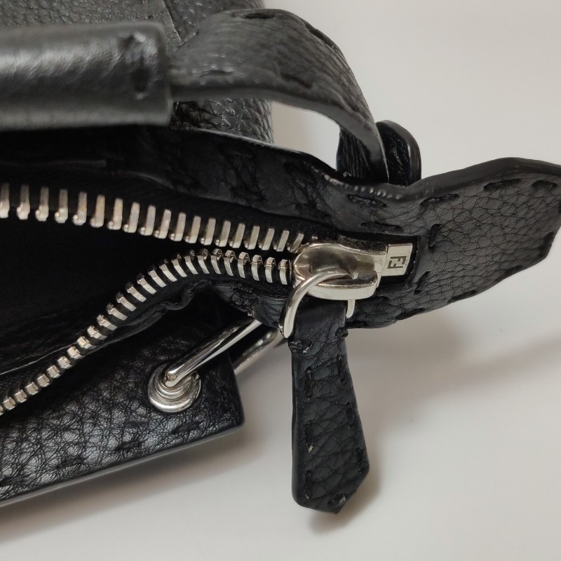 Fendi Peekaboo躲貓貓牛皮小惡魔圖案扭鎖斜挎包單肩包-12