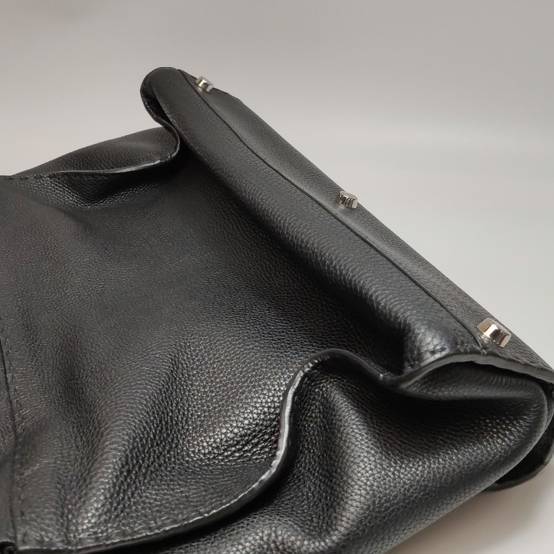 Fendi Peekaboo躲貓貓牛皮小惡魔圖案扭鎖斜挎包單肩包-16