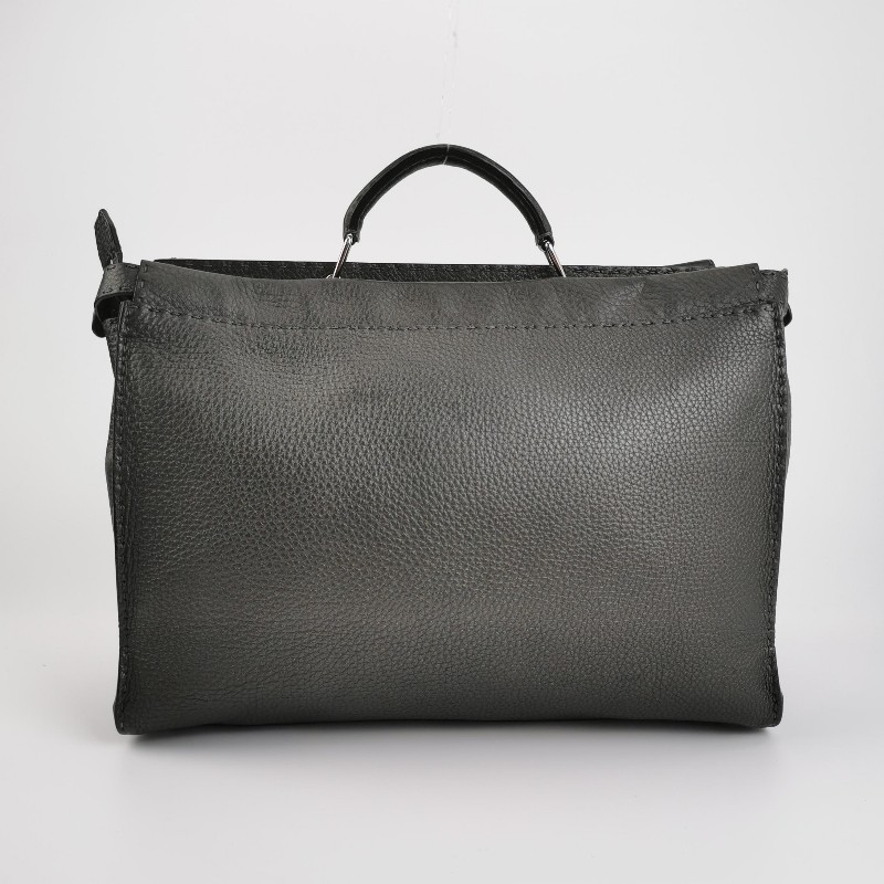 Fendi Peekaboo躲貓貓大號牛皮小惡魔圖案扭鎖單肩包。-4