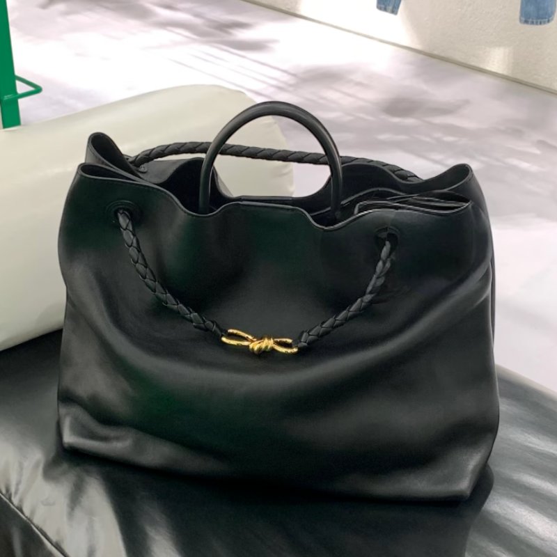 🎉新品好折扣✨Bottega Veneta 806010 大款絲緞小牛皮 Andiamo包 Black 黑色-4