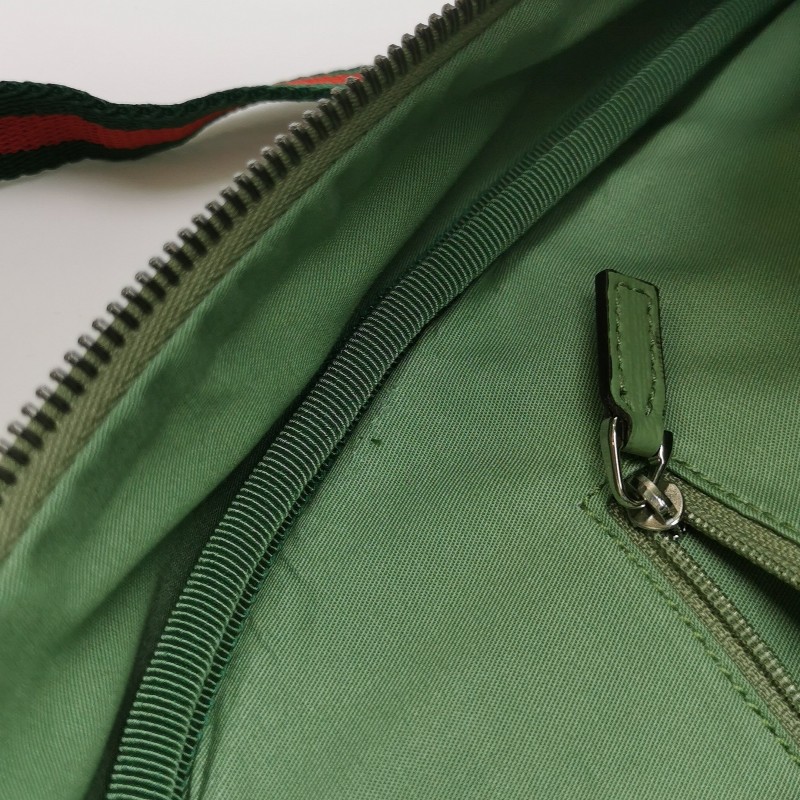 Gucci 牛皮拼色印花圖案字母logo拉鍊後背包-11