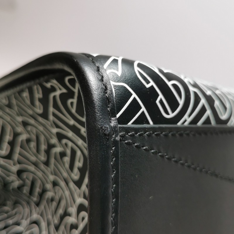 Burberry 牛皮TB標識印花斜挎包單肩包-10