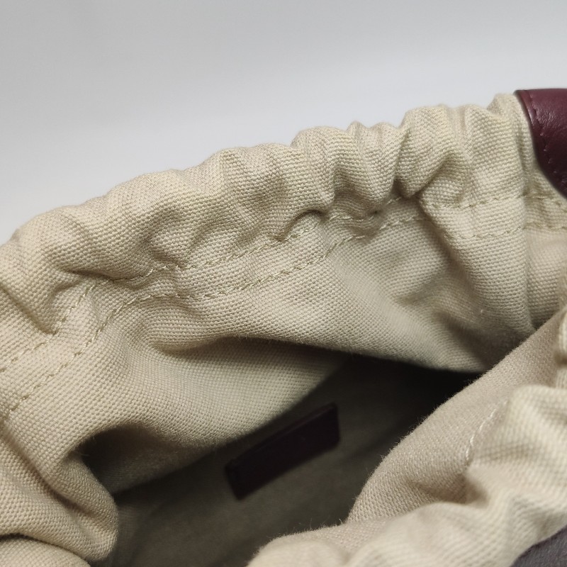 Chloe Roy小號牛皮純色穿孔圓環斜背包-10