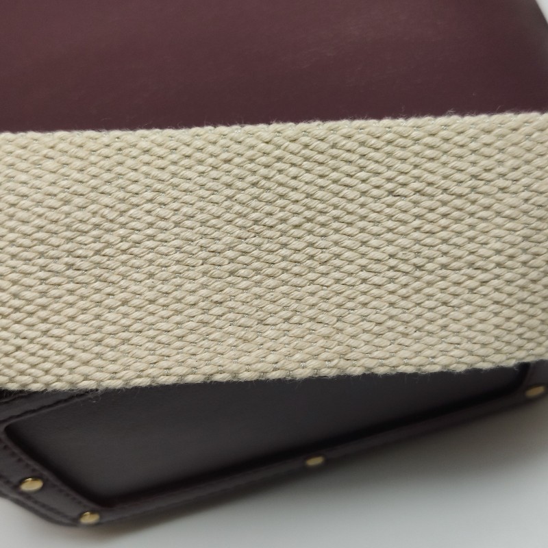 Chloe Roy小號牛皮純色穿孔圓環斜背包-12