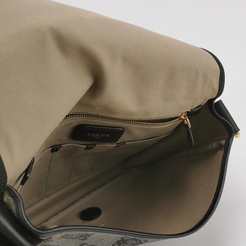 Loewe 牛皮拼帆布logo徽標斜背包-6