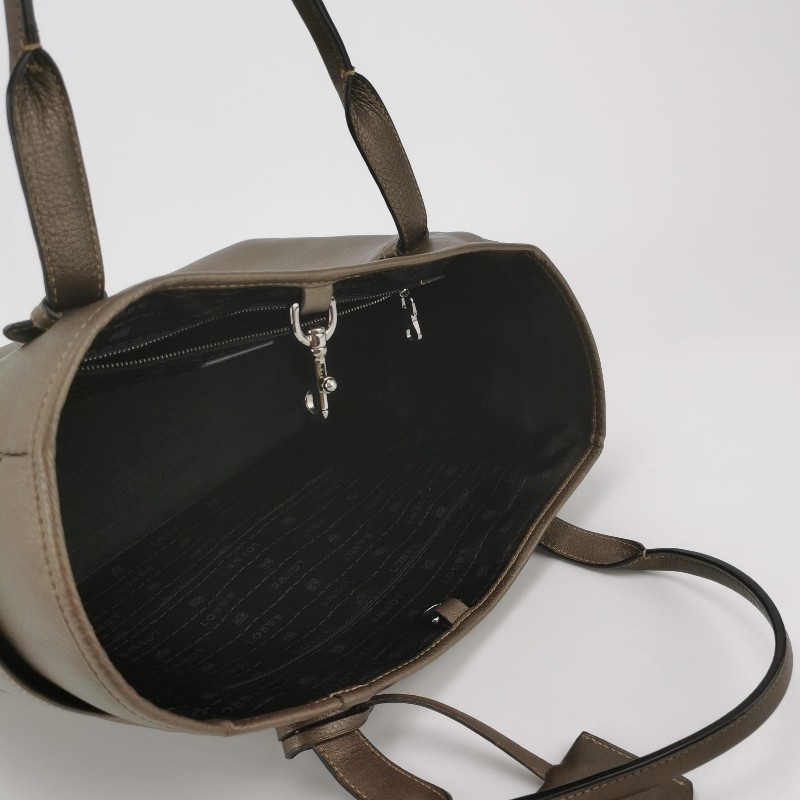 Loewe 牛皮純色字母Logo壓印手提包-6