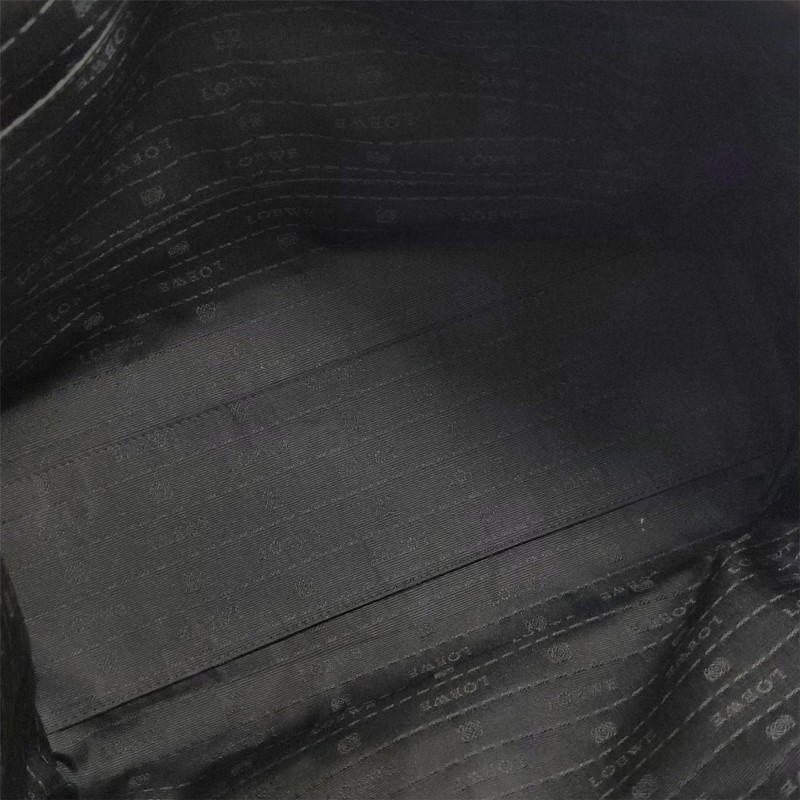 Loewe 牛皮純色字母Logo壓印手提包-8