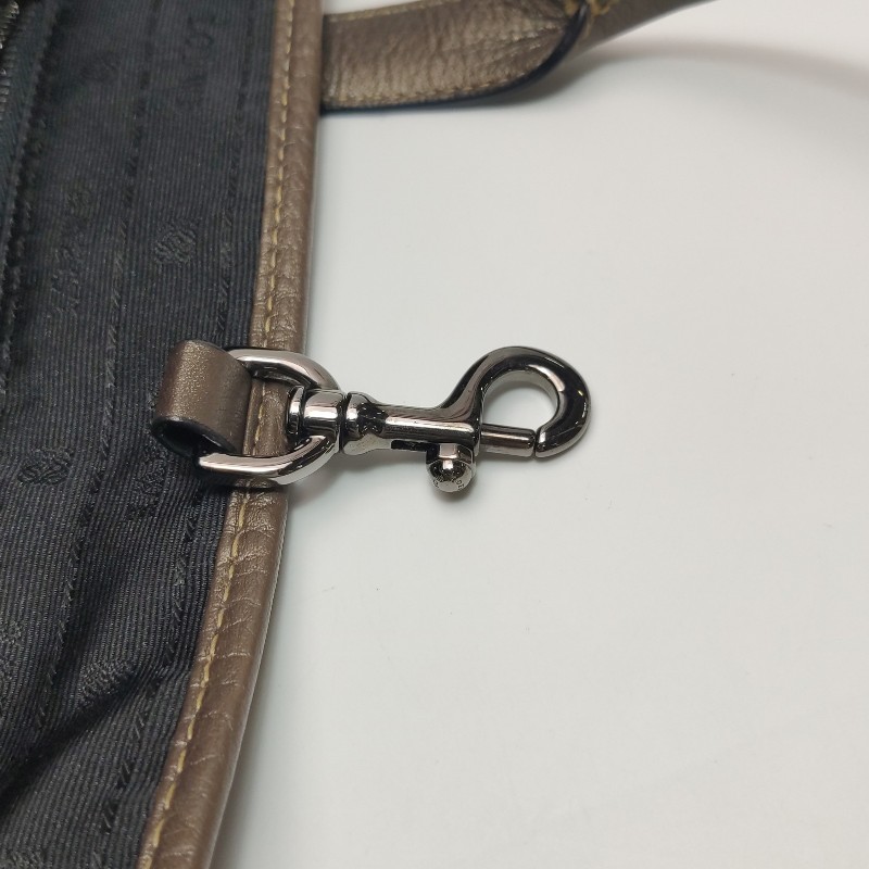 Loewe 牛皮純色字母Logo壓印手提包-9