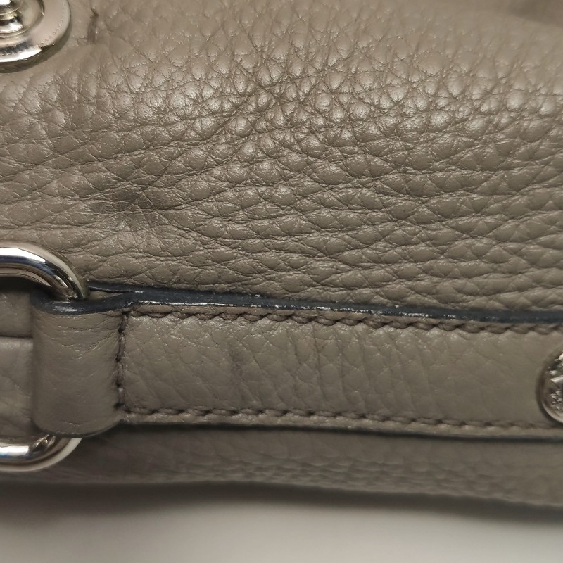 Prada 牛皮純色三角徽標肩背包手提包-11