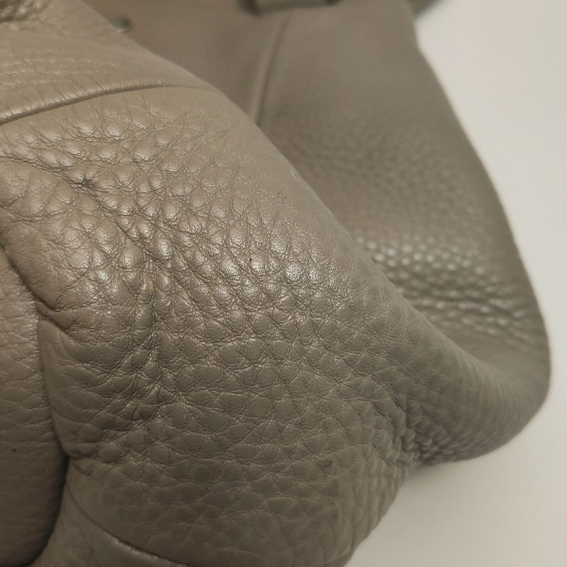 Prada 牛皮純色三角徽標肩背包手提包-14