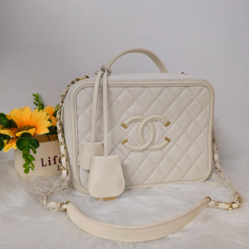 CHANEL 白色荔枝紋 vanity case中號相機包-0