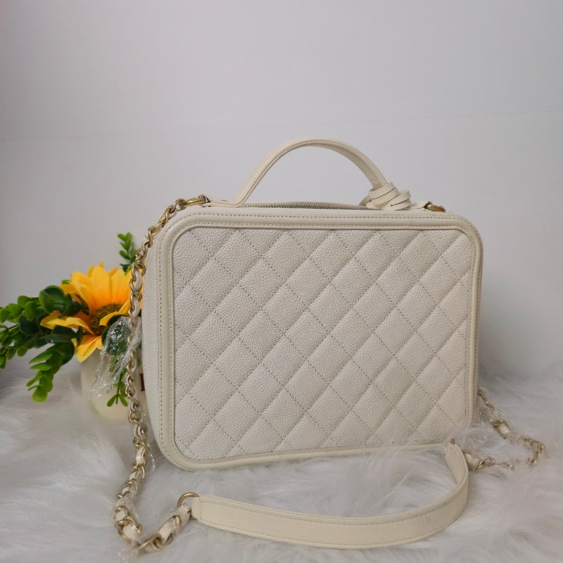 CHANEL 白色荔枝紋 vanity case中號相機包-1