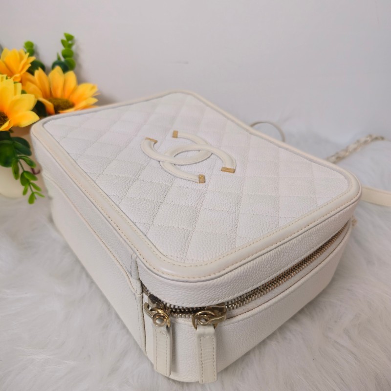 CHANEL 白色荔枝紋 vanity case中號相機包-2