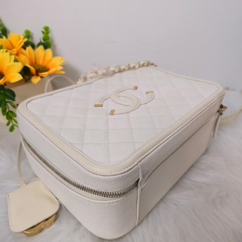 CHANEL 白色荔枝紋 vanity case中號相機包-3