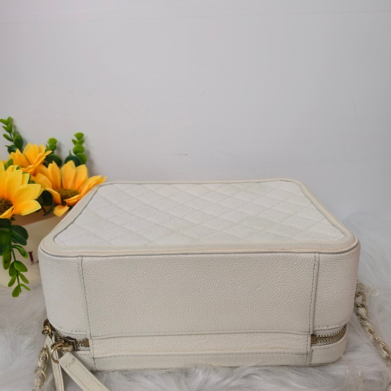 CHANEL 白色荔枝紋 vanity case中號相機包-5