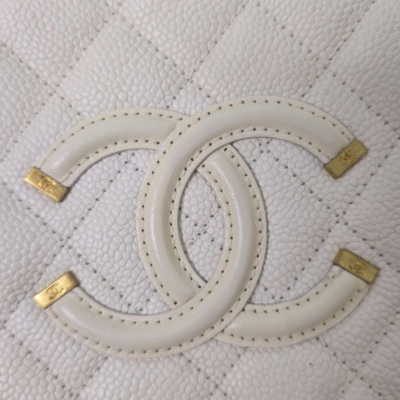 CHANEL 白色荔枝紋 vanity case中號相機包-6